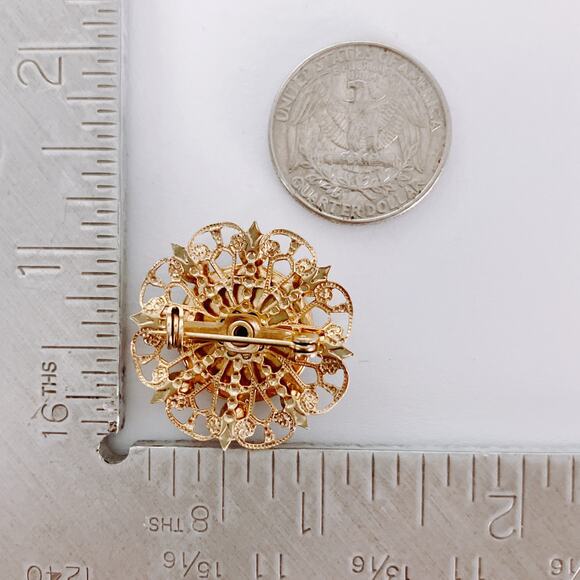 Vintage Cameo Resin Brooch Gold Tone Filigree Rhinestones Mid Century 1960s - Picture 9 of 9